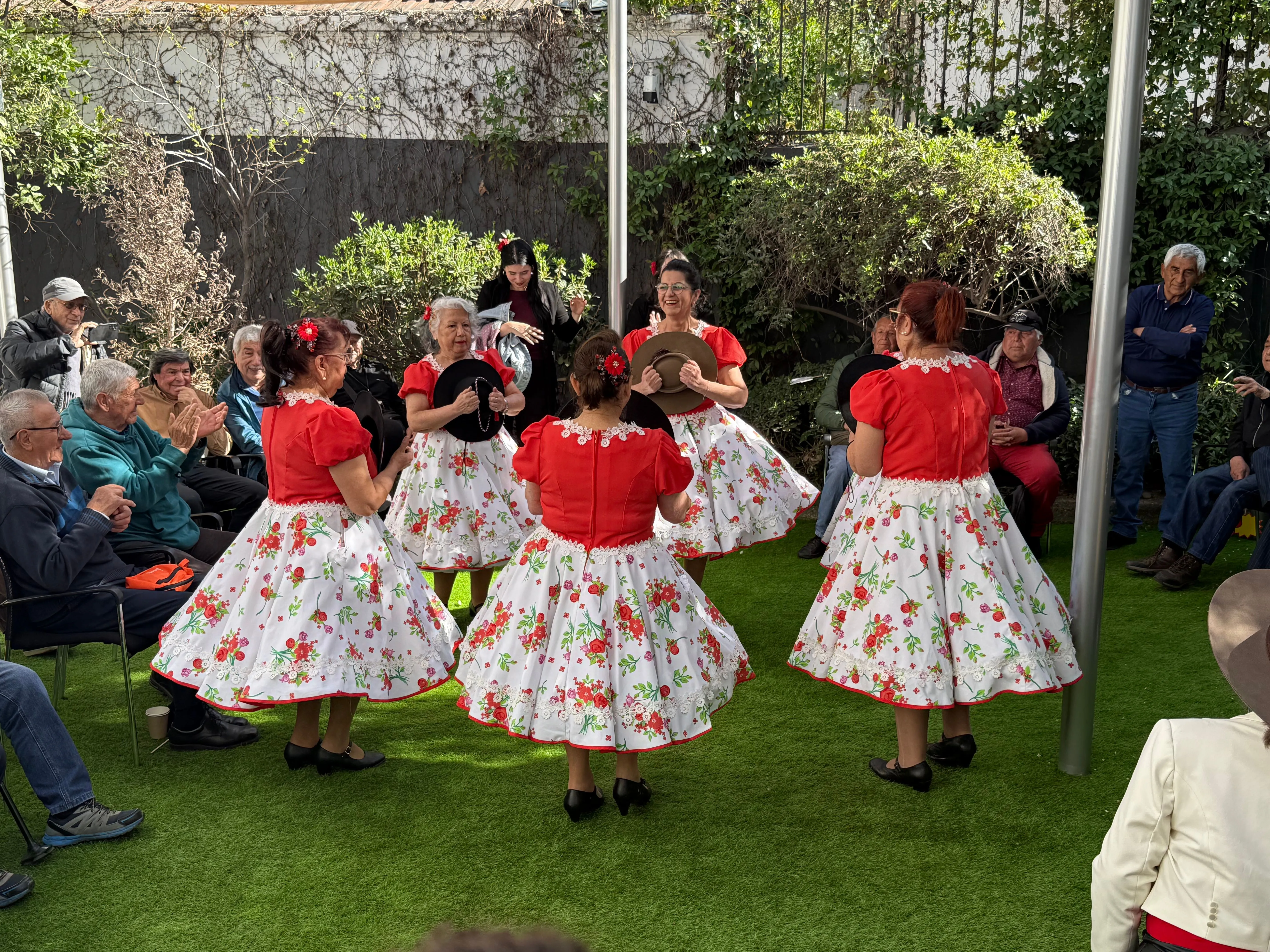 Fundación Cámara Chilena de la Construcción realiza celebración de Fiestas Patrias para jubilados y jubiladas de la Construcción en el Club Don Guillermo