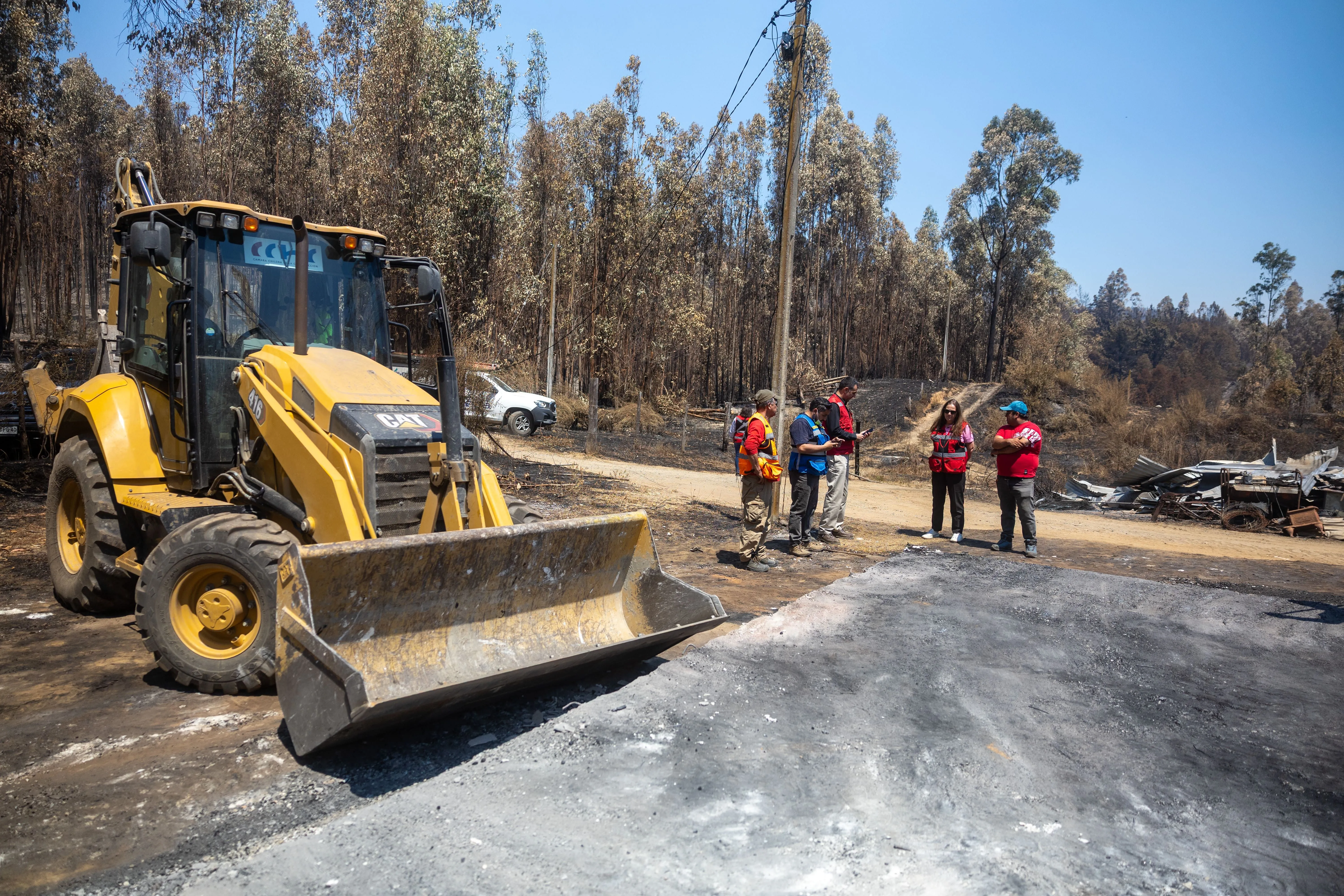 Cámaras Regiones de la CChC y Fundación CChC despliegan apoyo a empresas y trabajadores tras graves incendios en las regiones de Ñuble y Biobío 